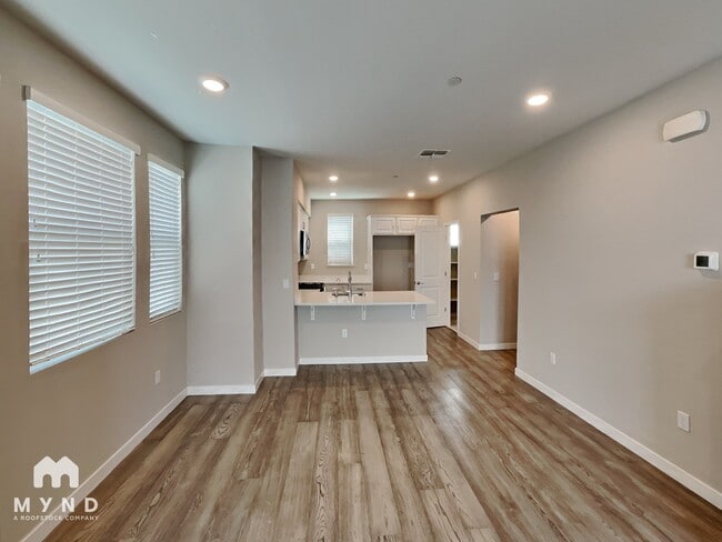 Building Photo - 1502 Cherry Cir