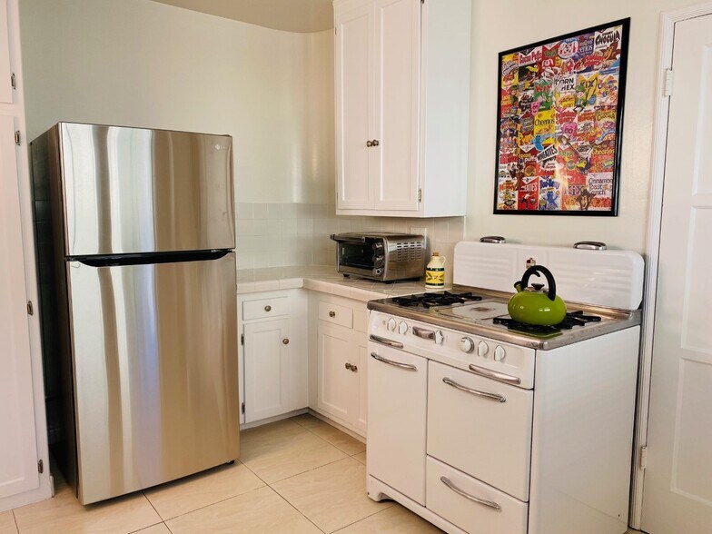 Kitchen - 1286 Devon Ave