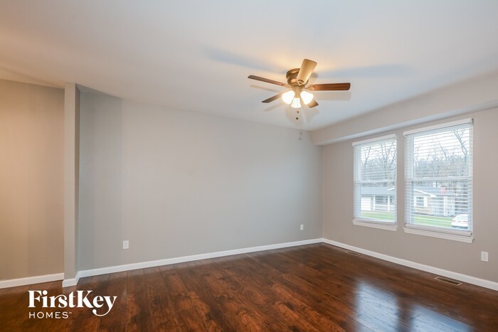 Building Photo - 22 Oak Forest Dr