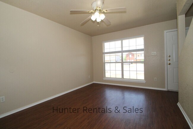 Building Photo - Fall Move!