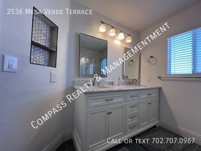 Building Photo - 2536 Mesa Verde Terrace