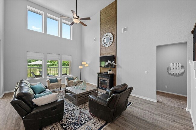 Building Photo - 12900 Mission River Dr