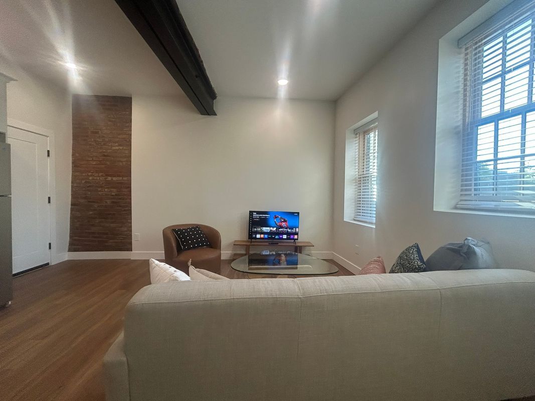 Building Photo - 110 Hotel St