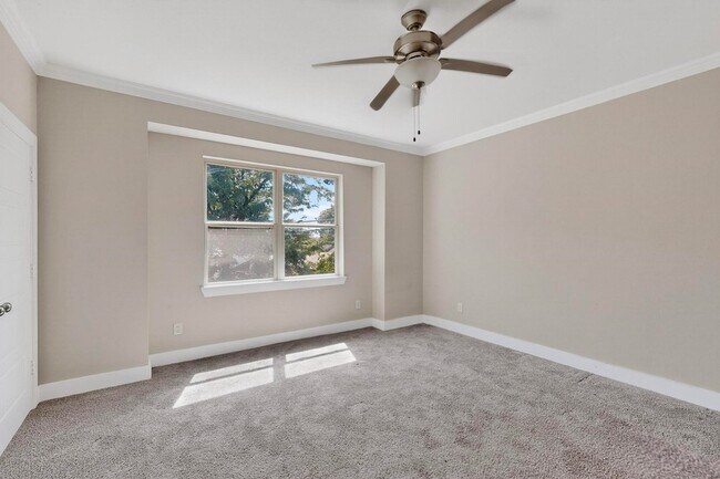 Building Photo - 1703 Ash Crescent St