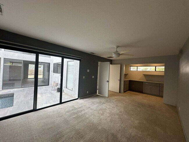 Building Photo - 4 Saturn Cir