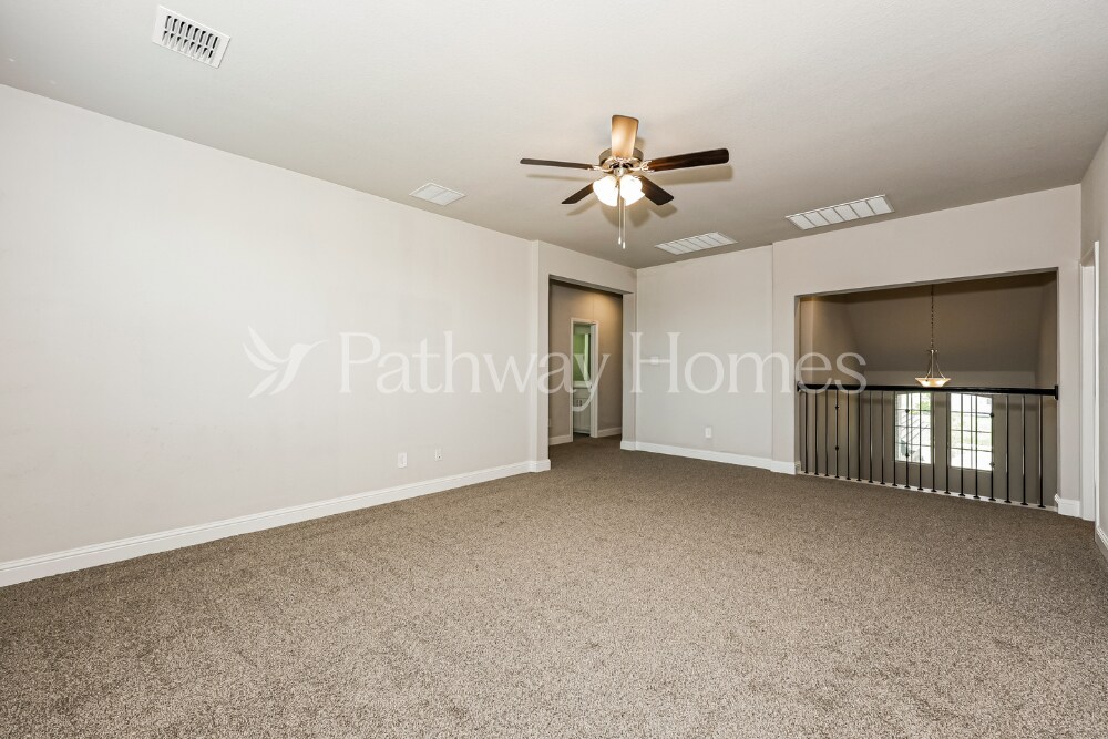 Building Photo - 838 Poppie Ln