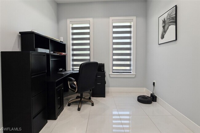 Building Photo - 2330 4th Ave SE