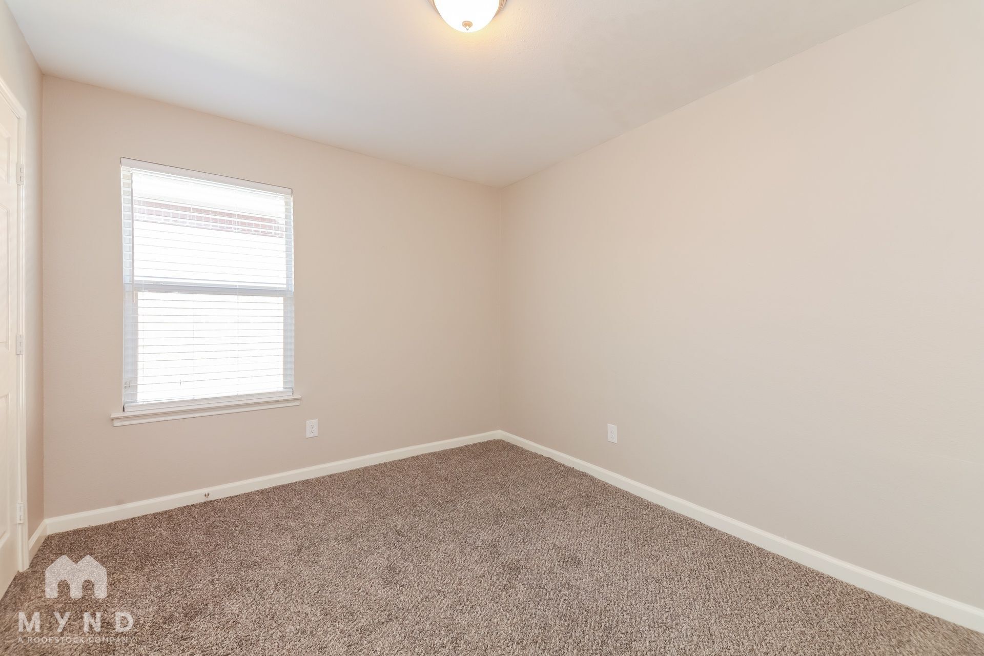 Building Photo - 729 Mahogany Dr