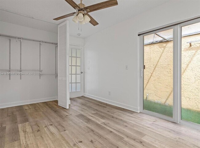 Building Photo - 11041 SW 11th Ct