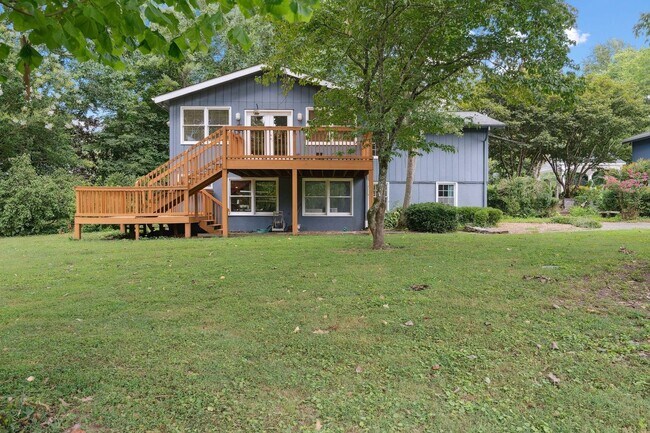 Building Photo - Gated versatile lifestyle property tucked into the heart of Tennessee’s most scenic countryside