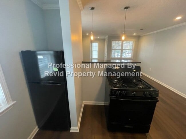 Building Photo - 36 N Auburndale St