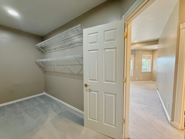 Building Photo - Garden Level in Luxury Home Available Now