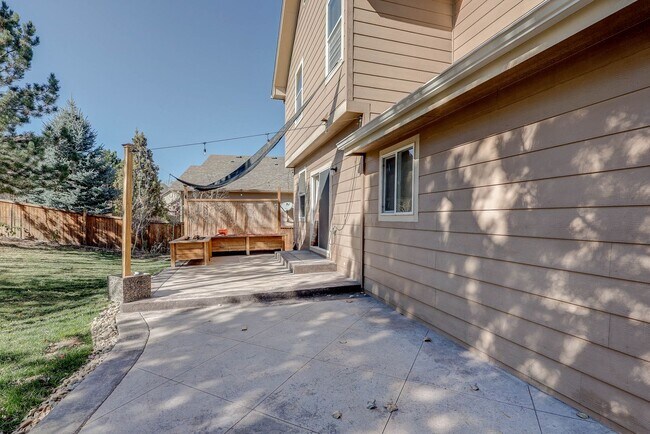 Building Photo - 5 bedroom single family home in Castle Rock.