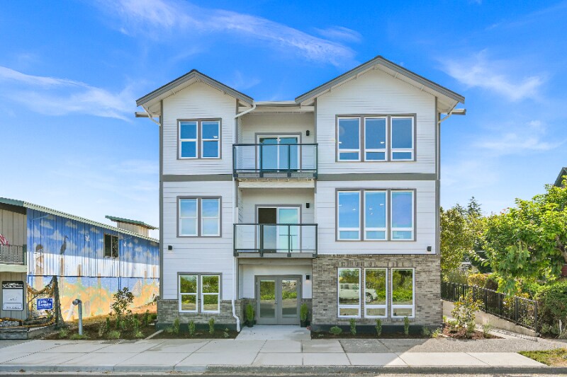 Building Photo - 962 Peace Portal Dr