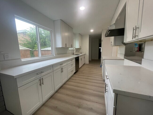Building Photo - 11552 Gothic Ave