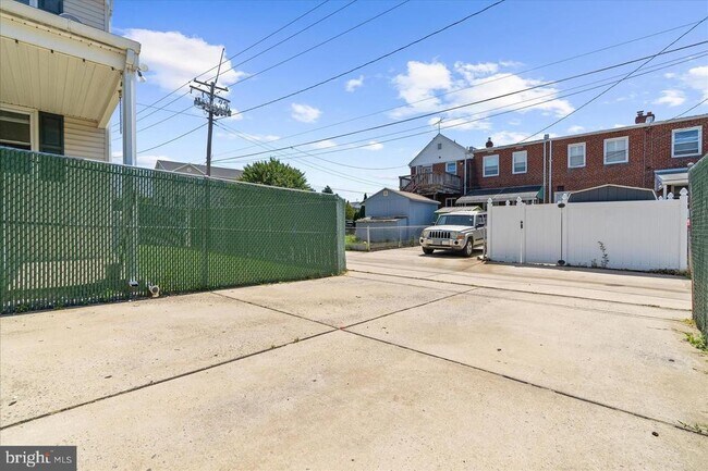 Building Photo - 1268 Delbert Ave