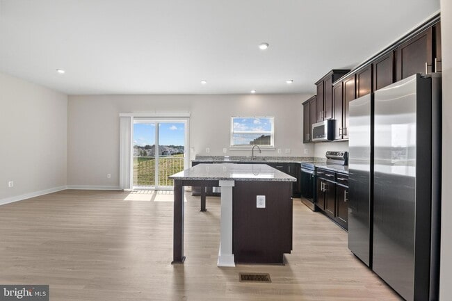 Building Photo - 21 Lyriq Ct