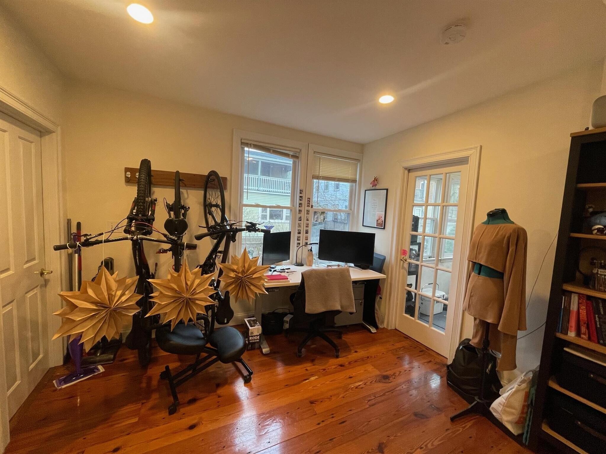 Building Photo - 21 Hall St