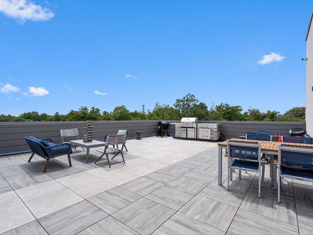 Rooftop terrace - 2213 Poquito St