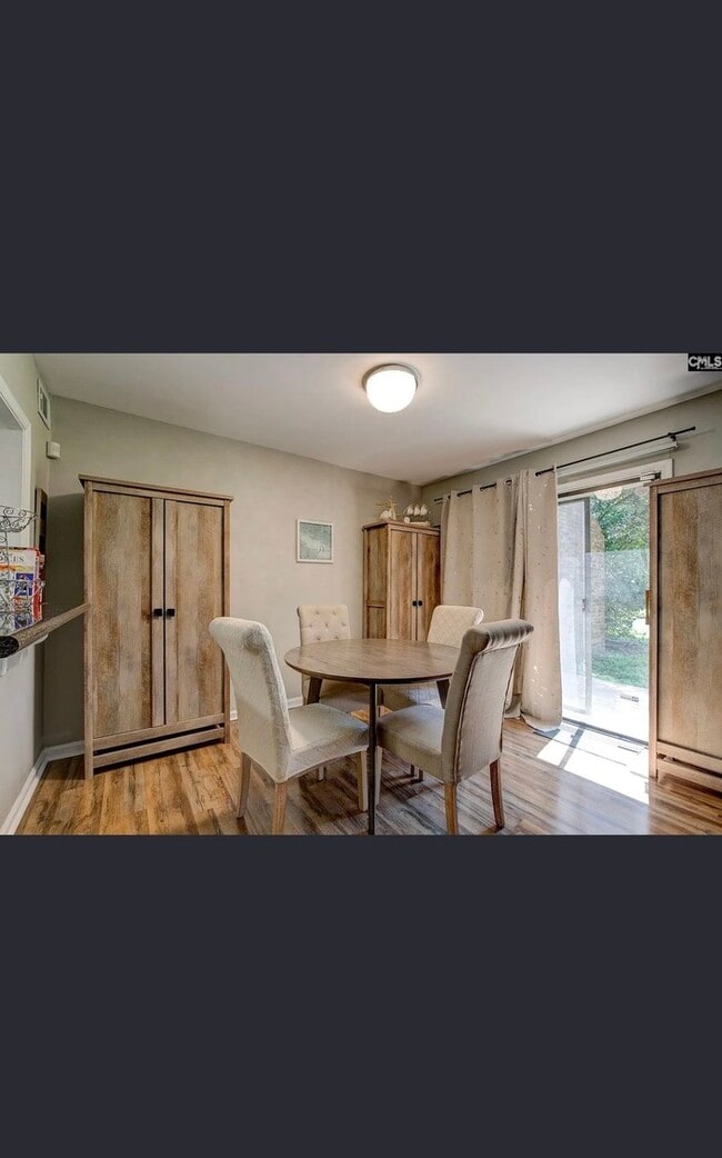 Building Photo - 177 Lionsgate Dr