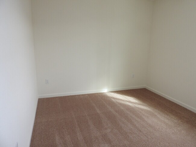 Building Photo - Beautiful Patio Home