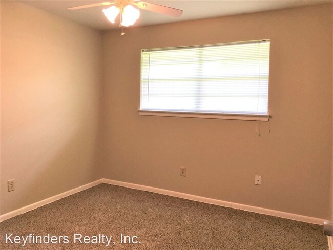 Building Photo - 4 br, 2 bath House - 2860 Donald Drive