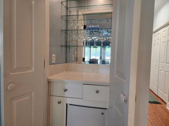 Building Photo - 207 Golden Bear Dr