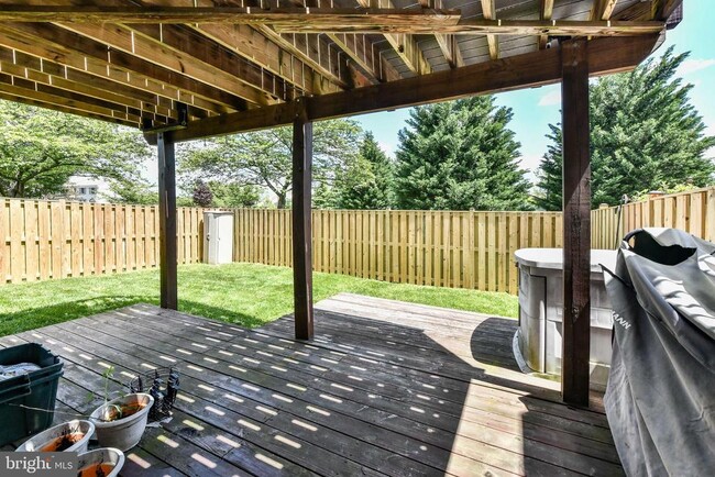 Building Photo - 21820 Leatherleaf Ct