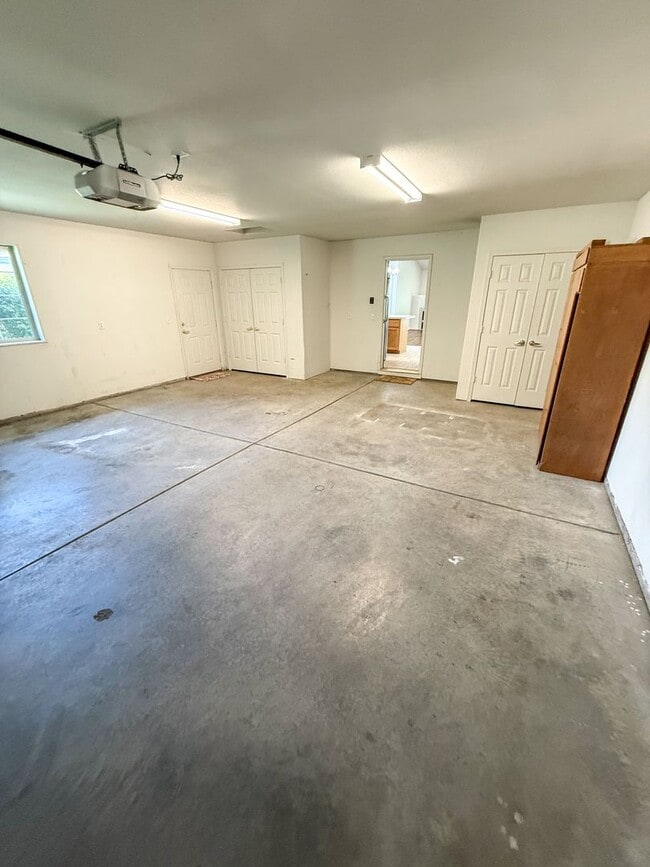 Building Photo - 3 bedroom, 2 bath home on Harbor Links Golf Course