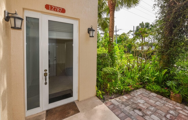 Building Photo - 12787 SE Old Cypress Dr