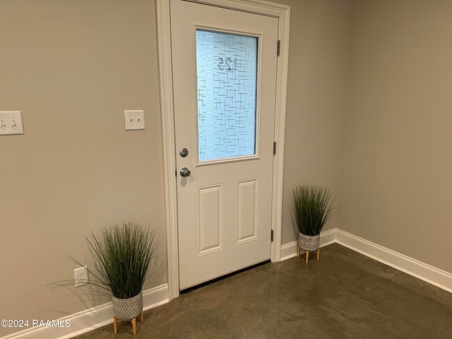 Building Photo - 125 Gadwall Dr