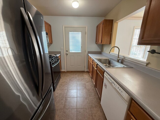 Building Photo - 504 9th St SW