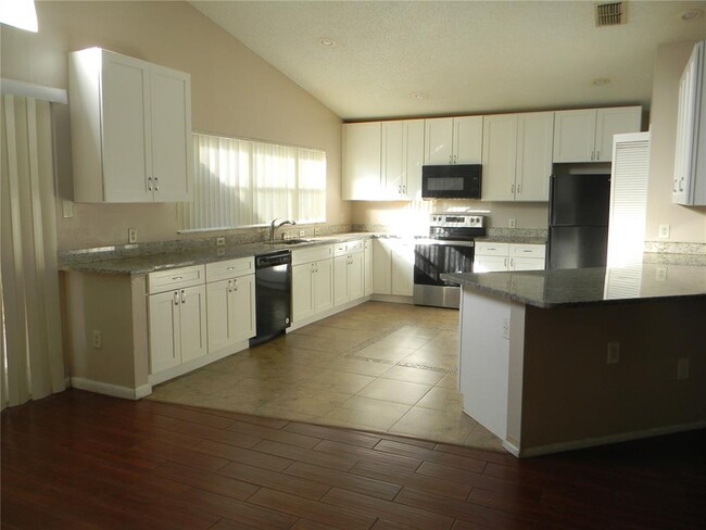 Building Photo - 150 Abbey Hollow Dr