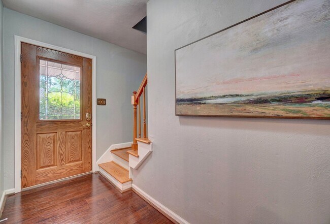Building Photo - Fabulous 4-Bedroom Great Neck Home Ready 0...