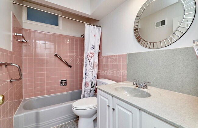 Building Photo - 9210 Medallion Ct