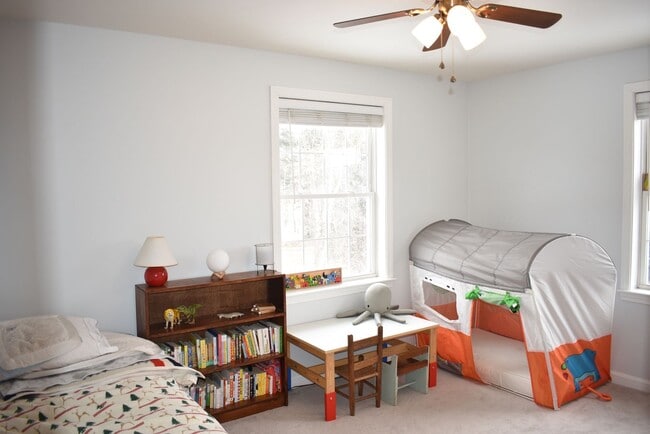 Building Photo - 4 Bed, 2.5 Bath House