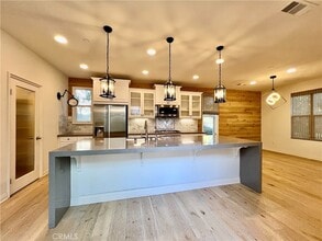 Building Photo - 101 Fixie