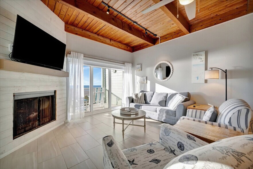 Building Photo - 19530 Gulf Blvd