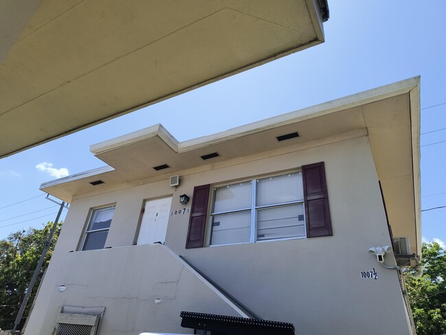 Building Photo - 1007 S E St