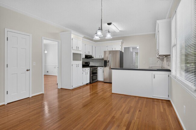Building Photo - Beautiful home in Spring Valley