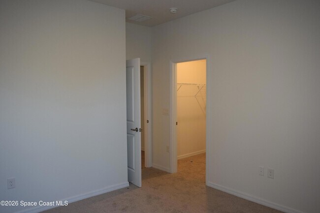 Building Photo - 717 Spoonbill St