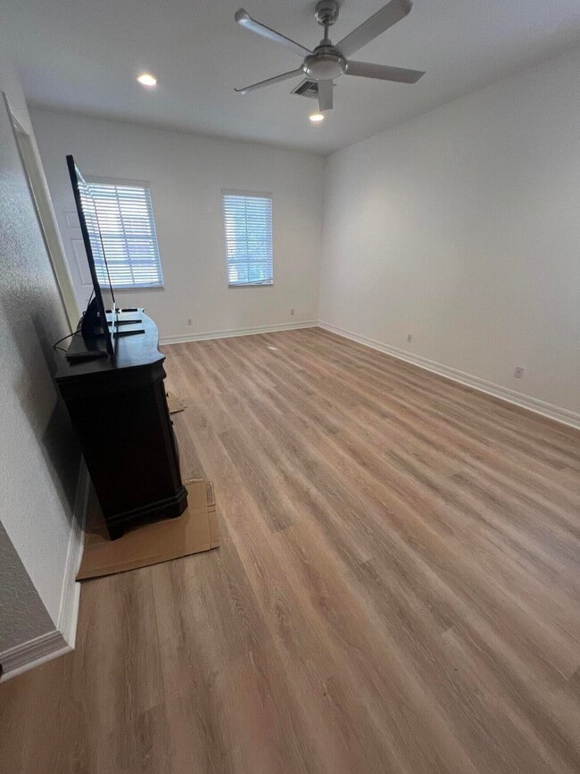 Building Photo - 138 Lismore Ln