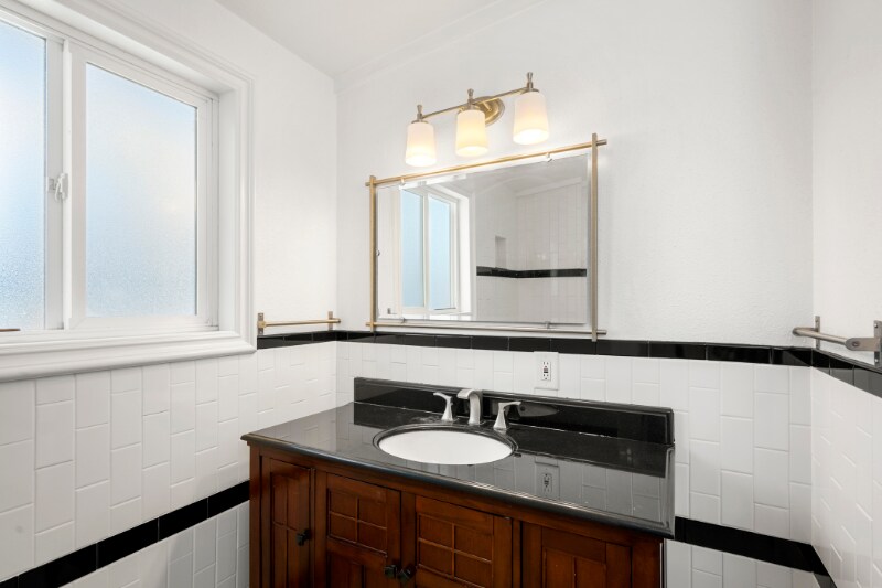 Building Photo - 2348 Cypress Ave