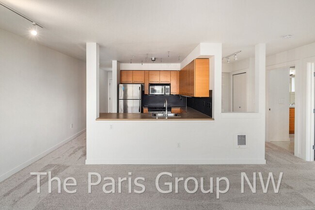 Building Photo - Perfect Bright 1BR 733sf CapHill Condo!! 9...