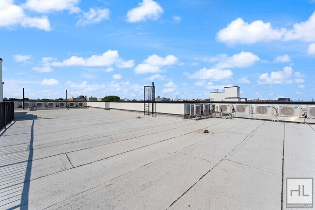 Building Photo - EVERGREEN AVENUE