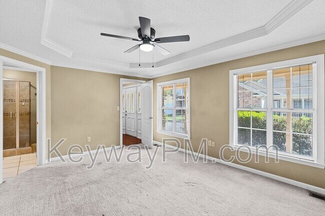 Building Photo - 15 Mulberry Ln