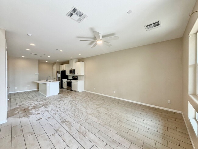 Building Photo - 3 Bedroom Townhome for Rent in Cadence Henderson | Solar Home | Master-Planned Community Near Las...
