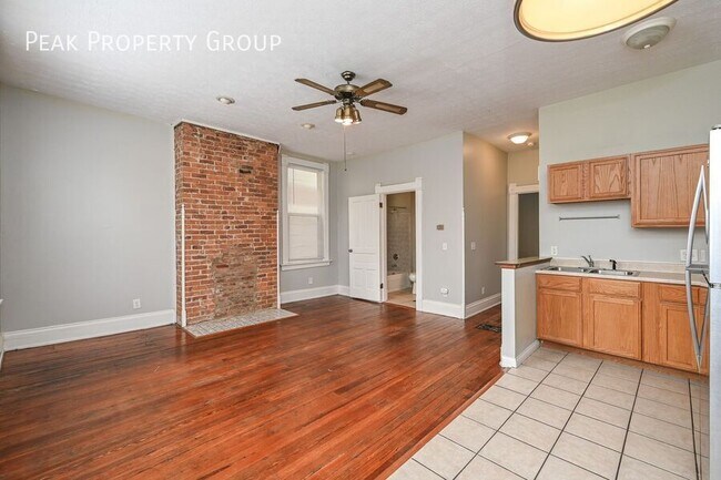 Building Photo - 2667 Bellevue Ave