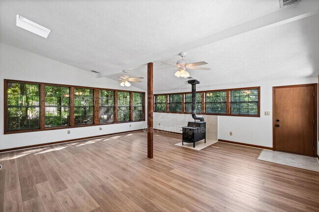 Building Photo - 195 Cross Brook Dr