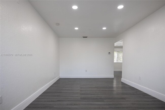 Building Photo - 15330 SW 134th Pl